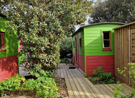 Location cabane colorée Oléron Roulotte du Chassiron
